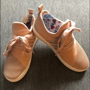 Steve Madden sneakers